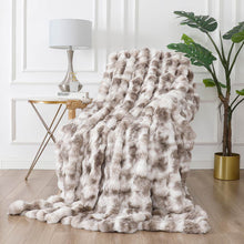 Nordic grey Faux Fur Throw
